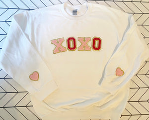 XOXO Valentine’s Day Love Glitter Patch Tee/Sweatshirt